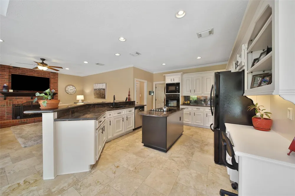 1702 Seven Maples Drive Kingwood, TX 77345