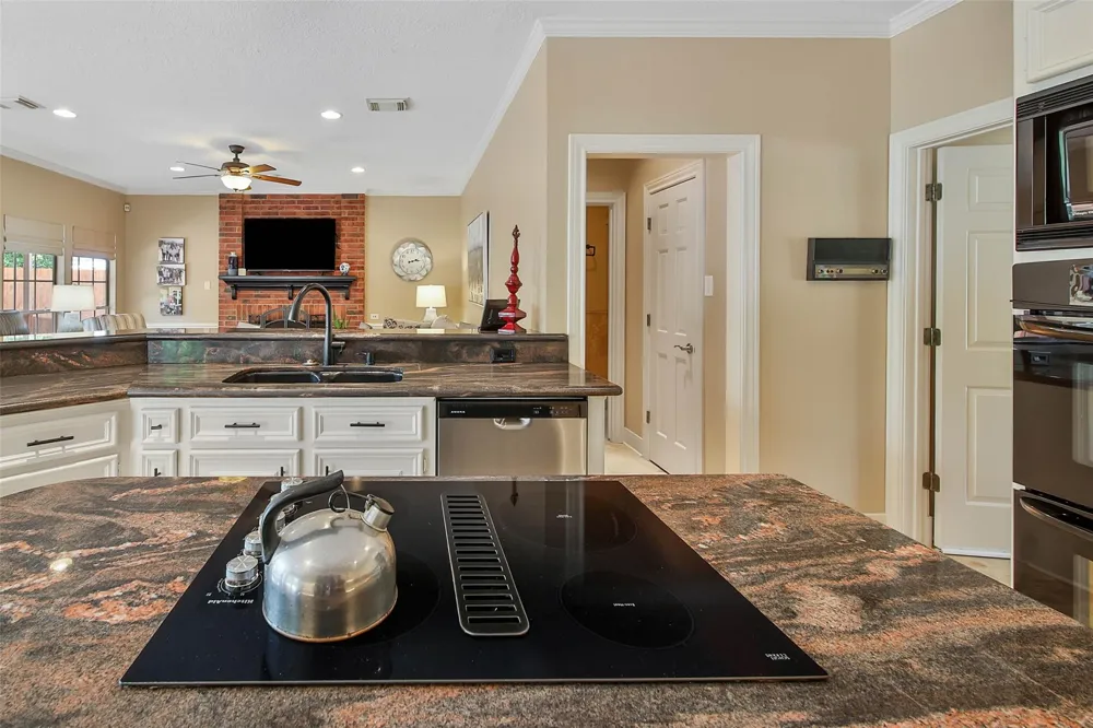 1702 Seven Maples Drive Kingwood, TX 77345