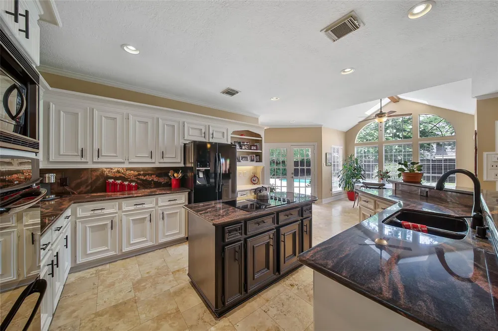 1702 Seven Maples Drive Kingwood, TX 77345