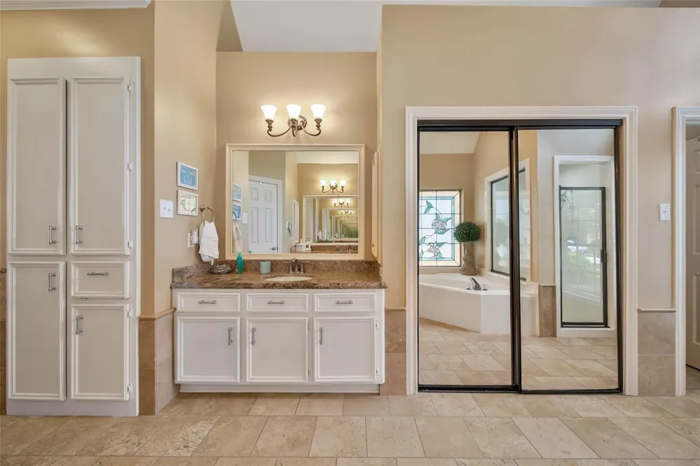 1702 Seven Maples Drive Kingwood, TX 77345