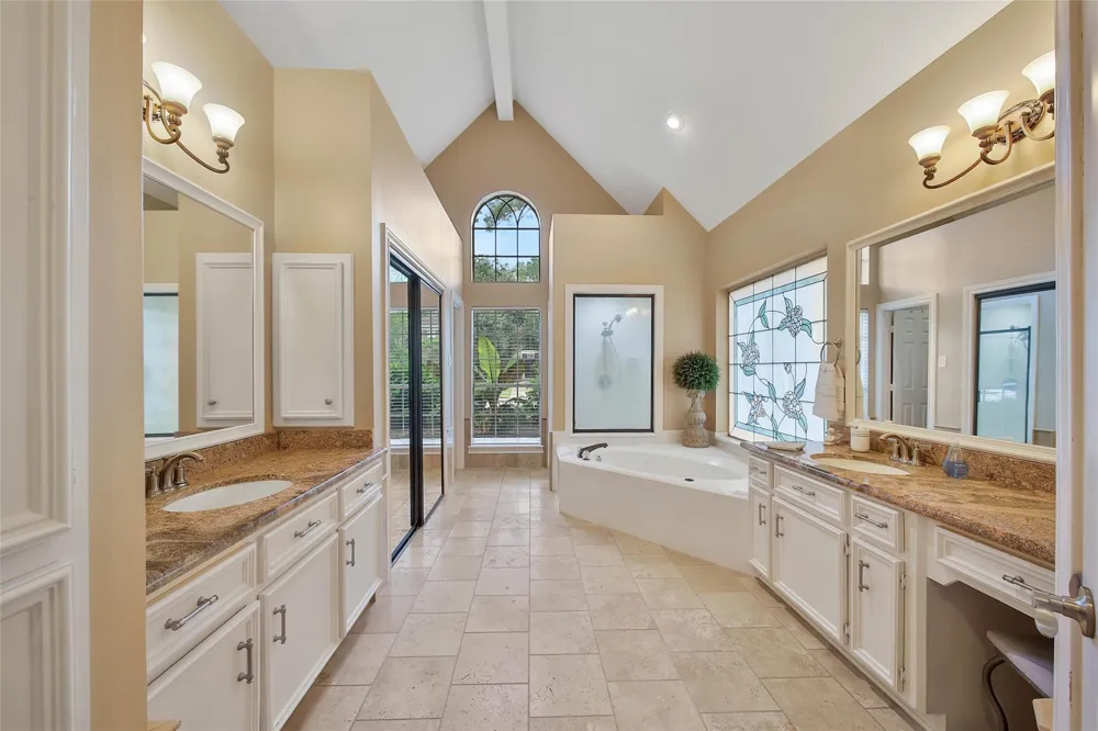 1702 Seven Maples Drive Kingwood, TX 77345