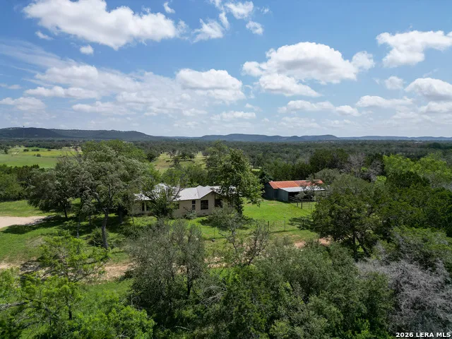 13132 STATE HIGHWAY 16 N Medina, TX 78055