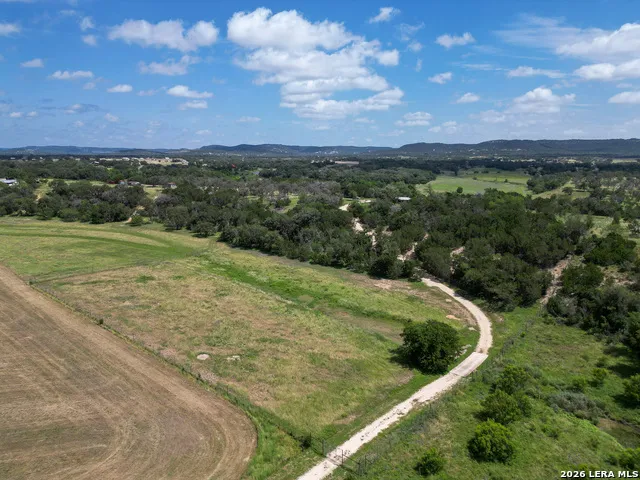 13132 STATE HIGHWAY 16 N Medina, TX 78055