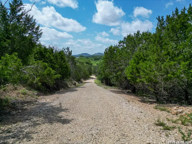 13132 STATE HIGHWAY 16 N Medina, TX 78055