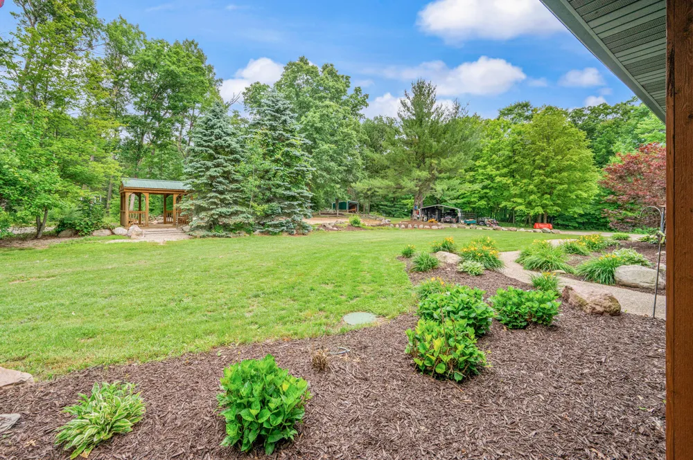 10810 Ingersoll Drive Howard City, MI 49329