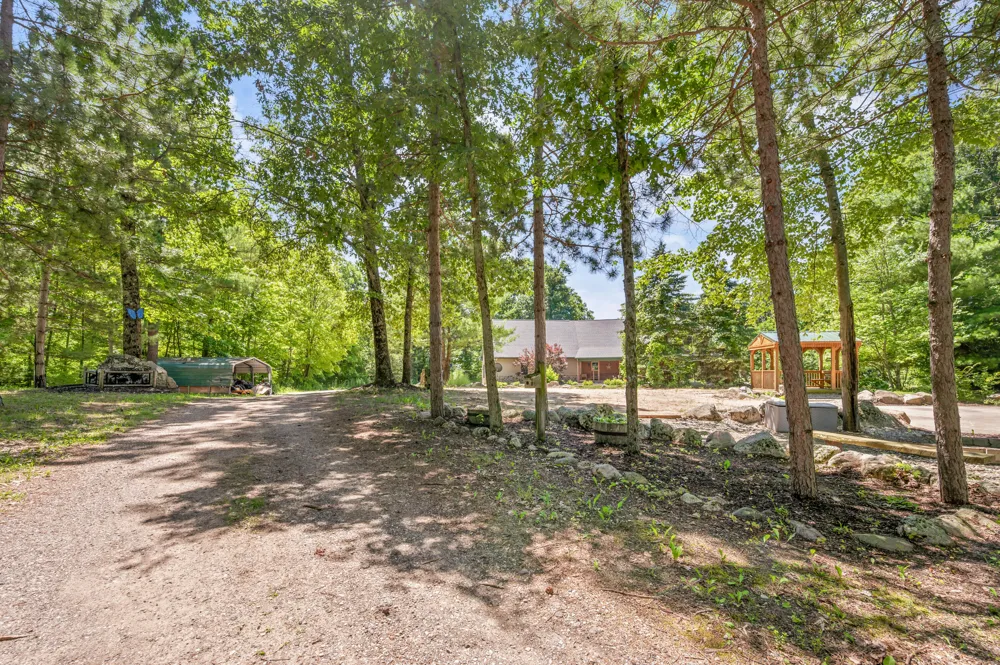10810 Ingersoll Drive Howard City, MI 49329