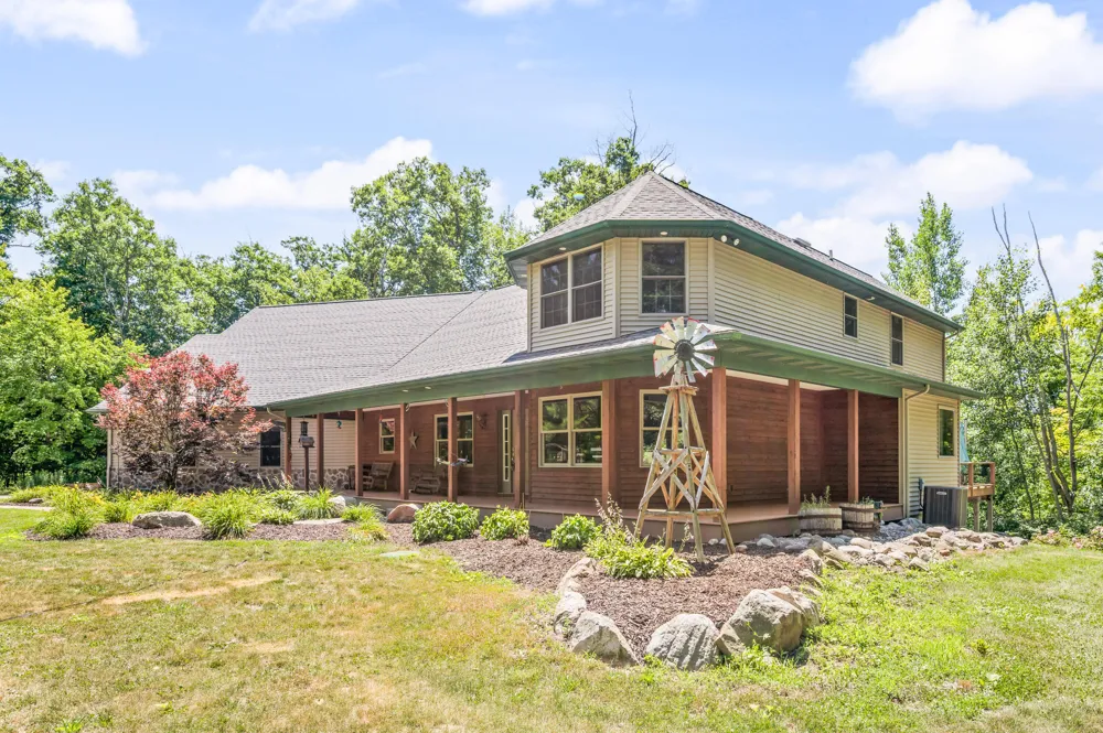 10810 Ingersoll Drive Howard City, MI 49329