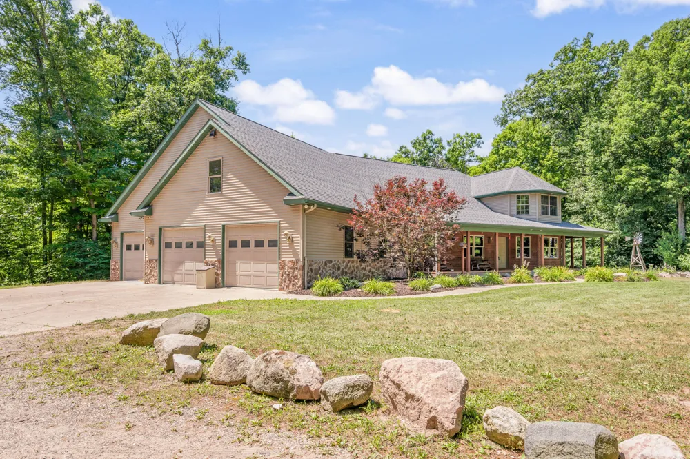 10810 Ingersoll Drive Howard City, MI 49329