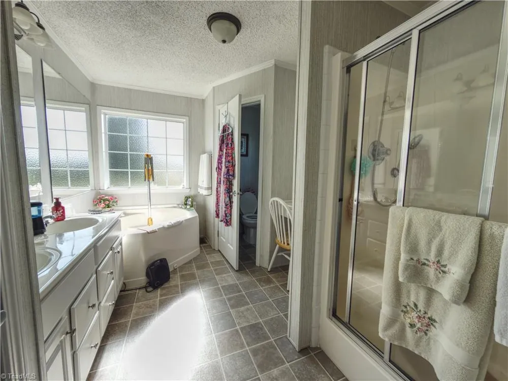 1075 Atkins Lane Pinnacle, NC 27043