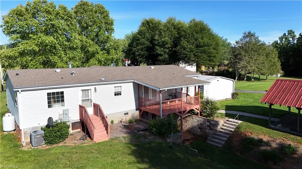 1075 Atkins Lane Pinnacle, NC 27043