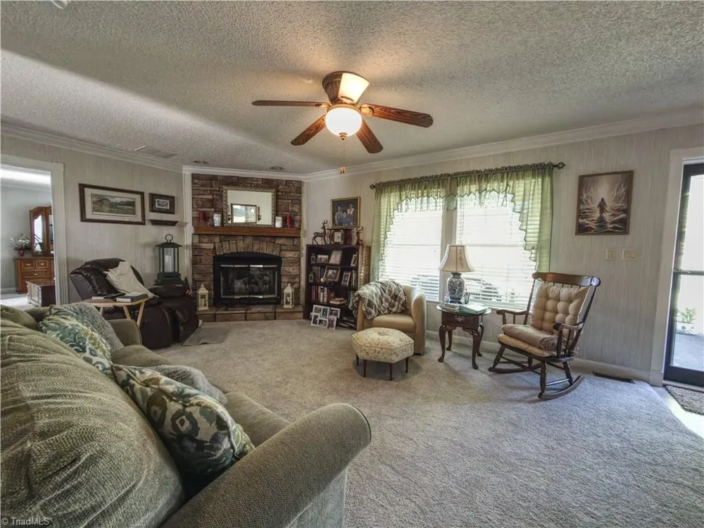 1075 Atkins Lane Pinnacle, NC 27043