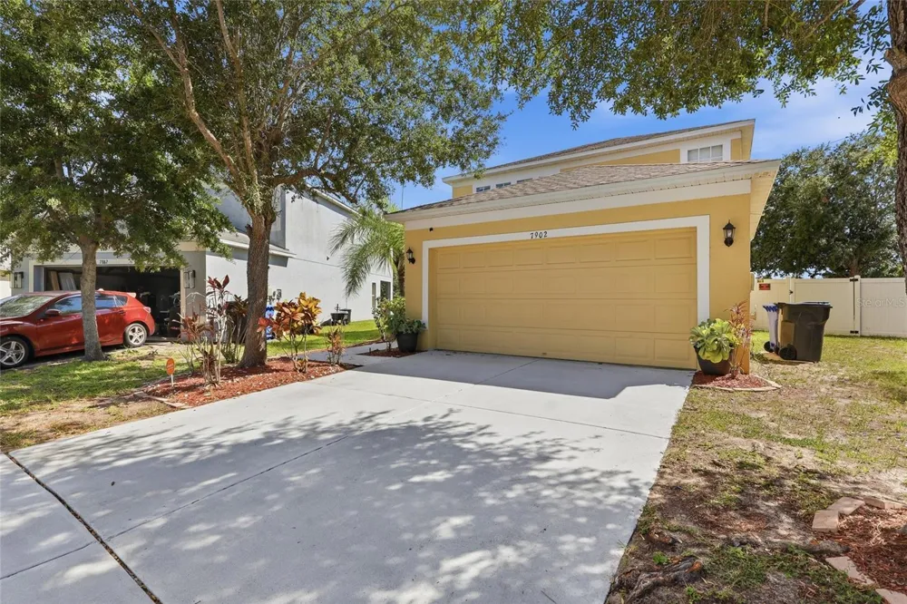 7902 CARRIAGE POINTE DR Gibsonton, FL 33534