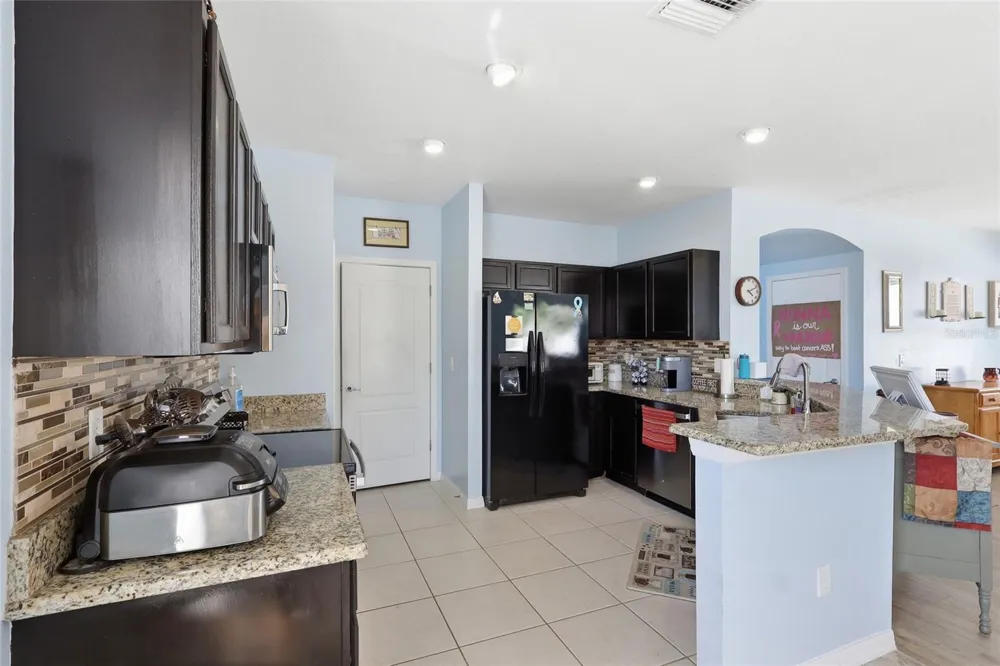 7902 CARRIAGE POINTE DR Gibsonton, FL 33534