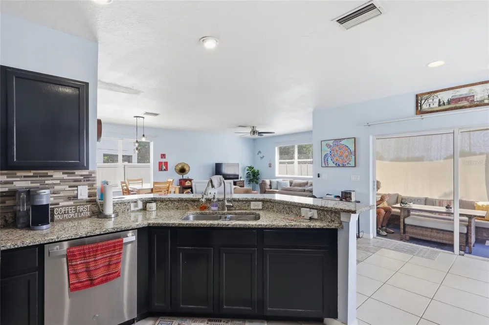 7902 CARRIAGE POINTE DR Gibsonton, FL 33534