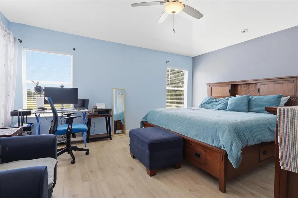 7902 CARRIAGE POINTE DR Gibsonton, FL 33534