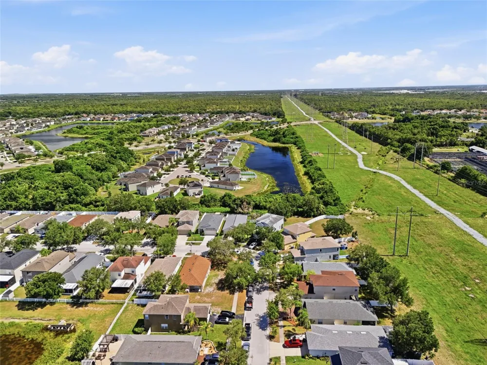 7902 CARRIAGE POINTE DR Gibsonton, FL 33534