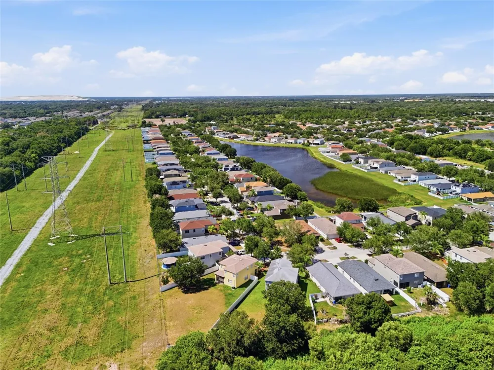 7902 CARRIAGE POINTE DR Gibsonton, FL 33534
