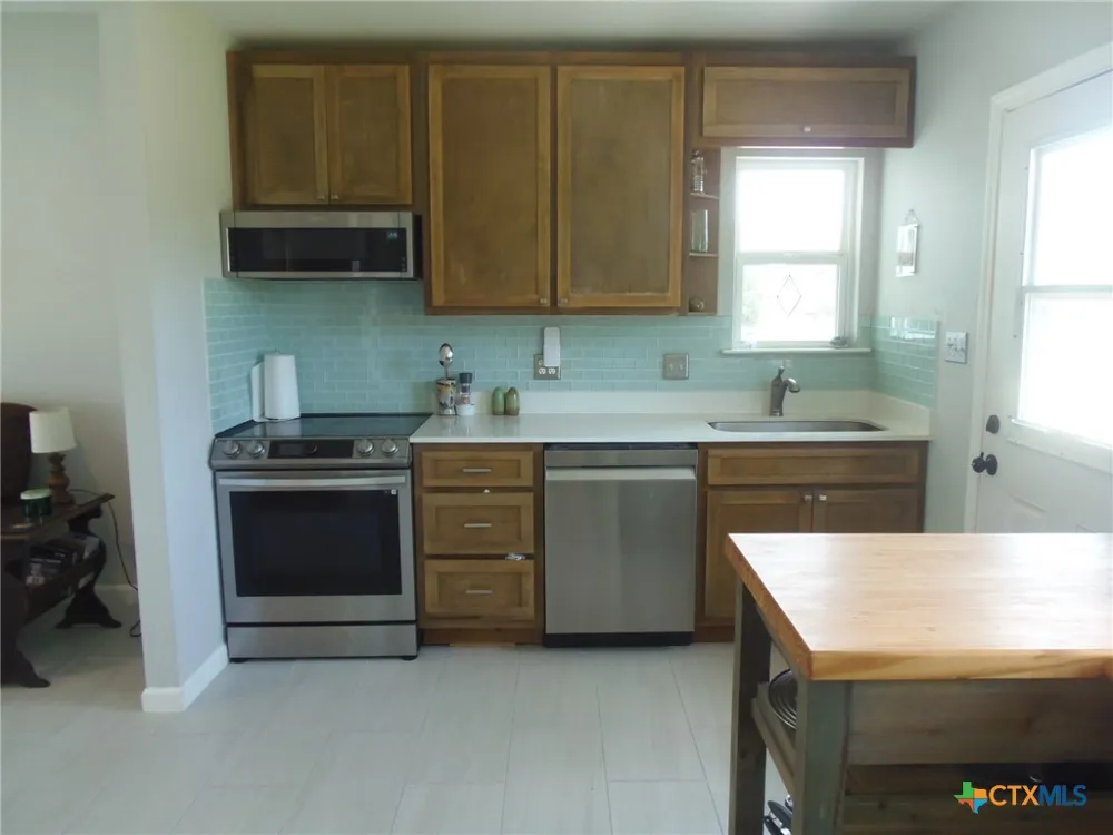 90 Romberg Road Dale, TX 78616