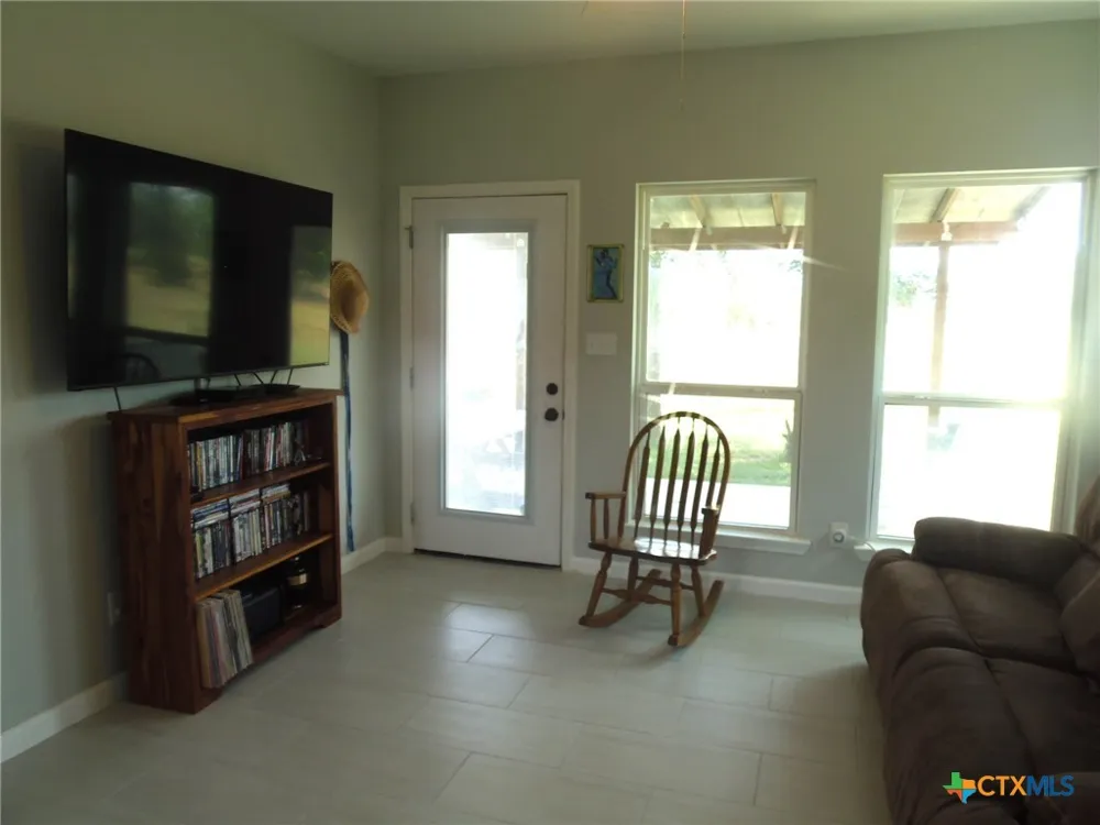 90 Romberg Road Dale, TX 78616