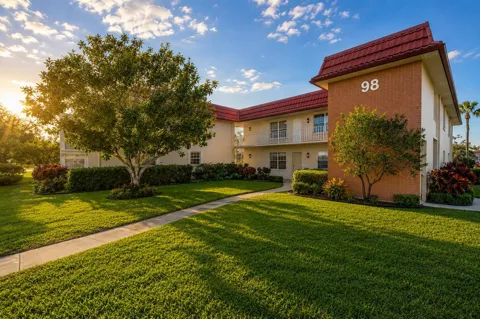 98 Spring Lake Drive #103