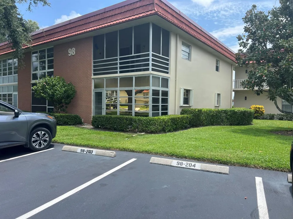 98 Spring Lake Drive #103 Vero Beach, FL 32962