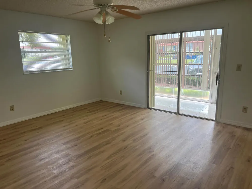 98 Spring Lake Drive #103 Vero Beach, FL 32962