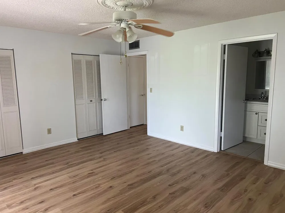 98 Spring Lake Drive #103 Vero Beach, FL 32962
