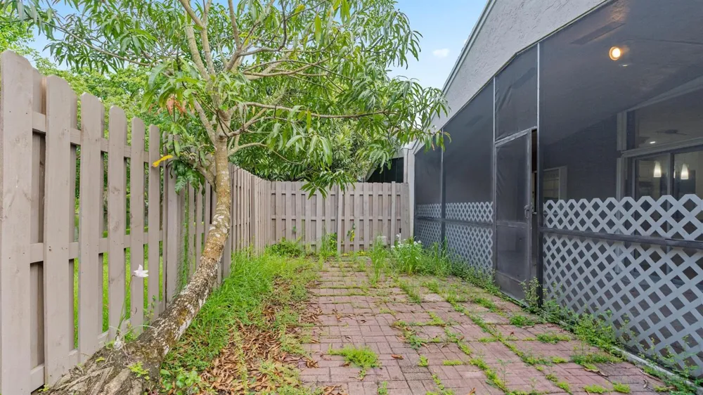 570 Woodgate Circle #A Sunrise, FL 33326