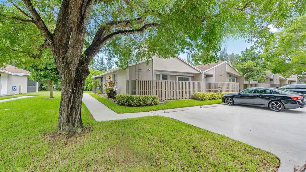 570 Woodgate Circle #A Sunrise, FL 33326