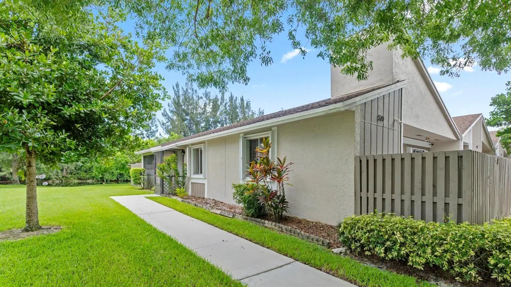570 Woodgate Circle #A Sunrise, FL 33326