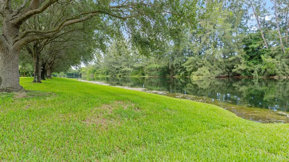 570 Woodgate Circle #A Sunrise, FL 33326