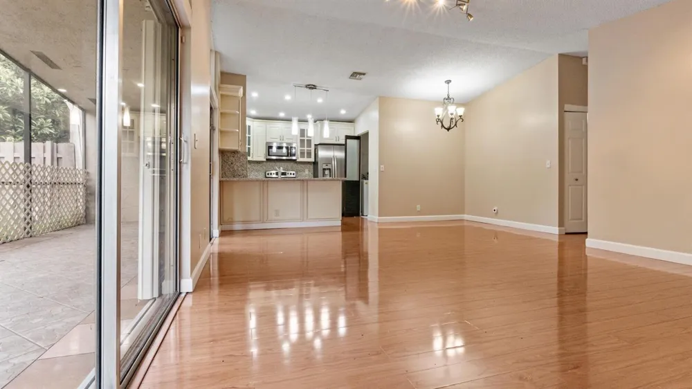 570 Woodgate Circle #A Sunrise, FL 33326