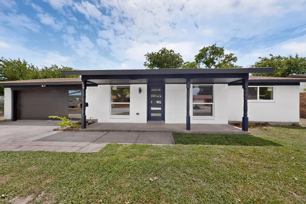 409 Opal Street Saginaw, TX 76179