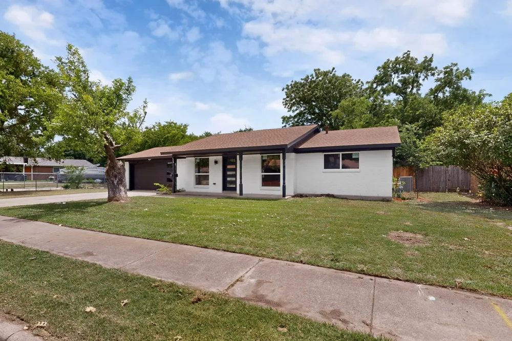 409 Opal Street Saginaw, TX 76179