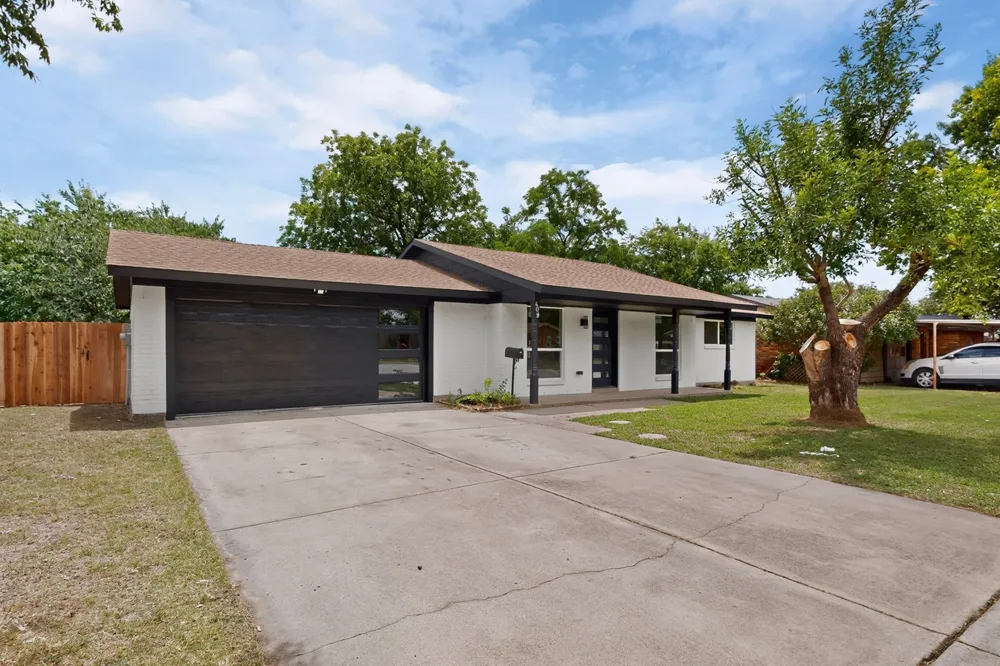 409 Opal Street Saginaw, TX 76179