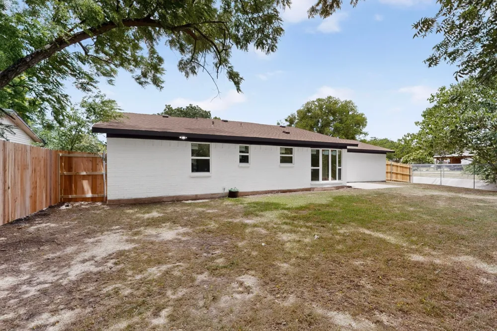 409 Opal Street Saginaw, TX 76179