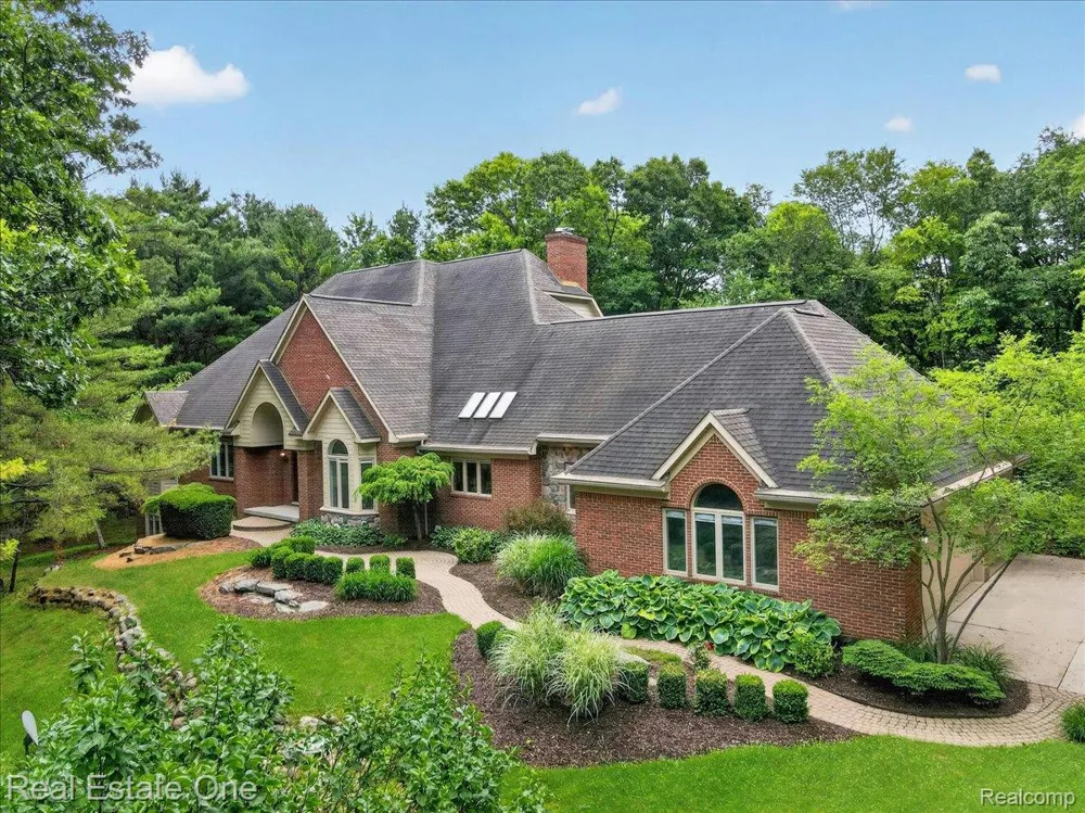 425 Courtney Road Addison Township, MI 48367