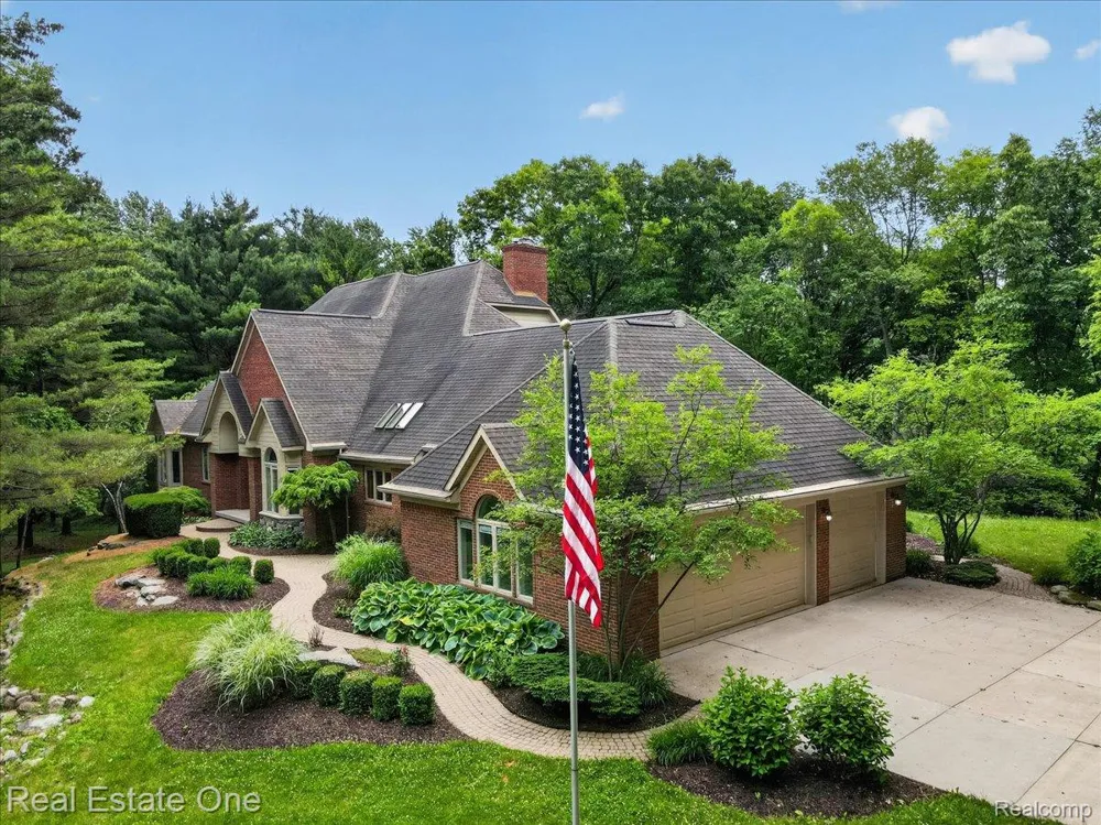 425 Courtney Road Addison Township, MI 48367