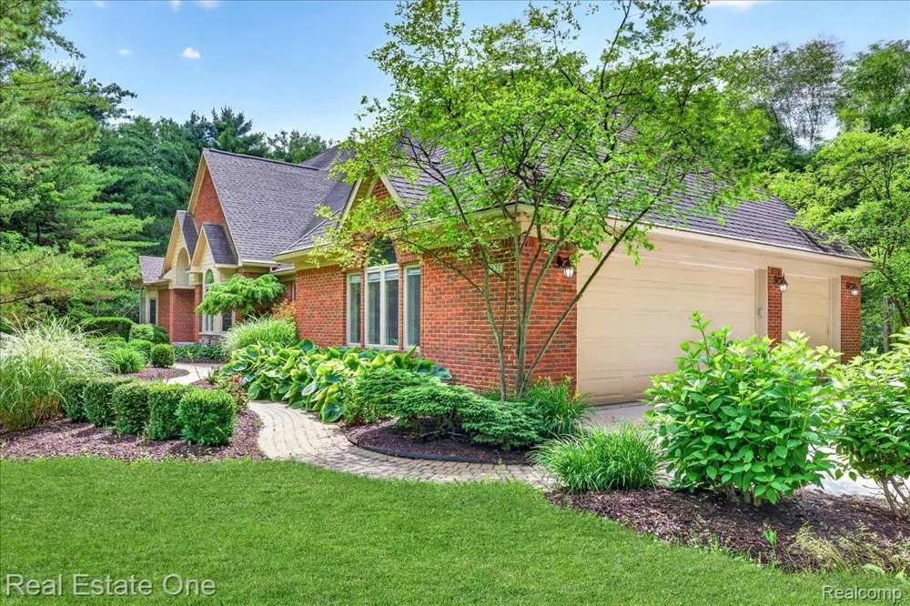425 Courtney Road Addison Township, MI 48367