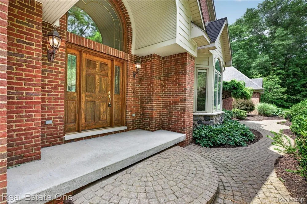 425 Courtney Road Addison Township, MI 48367