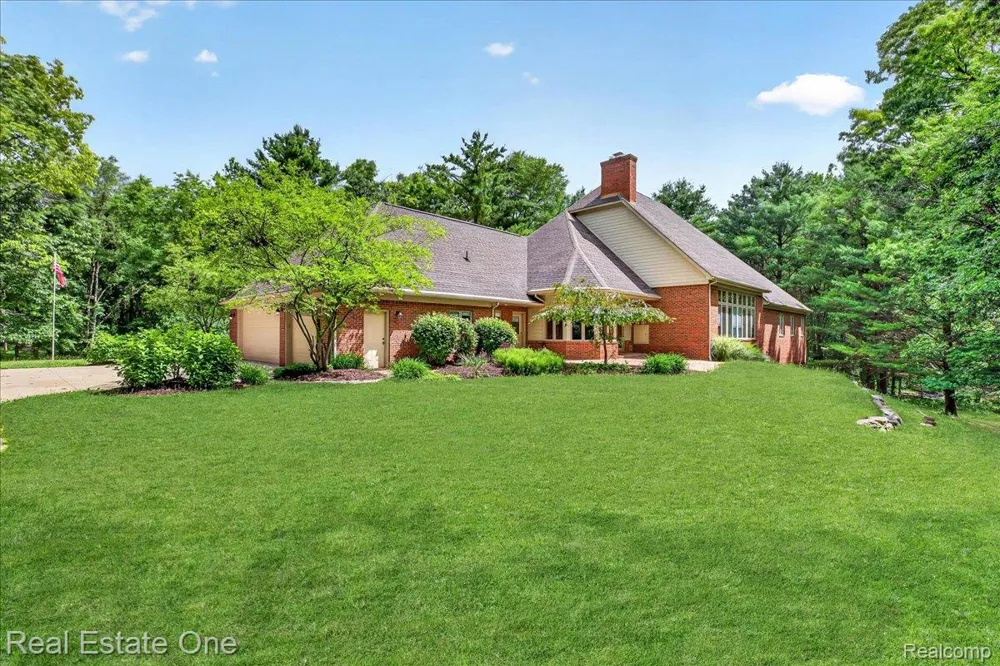 425 Courtney Road Addison Township, MI 48367