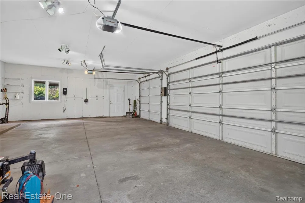 425 Courtney Road Addison Township, MI 48367