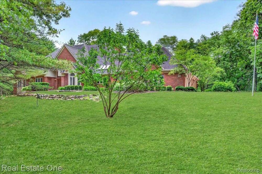 425 Courtney Road Addison Township, MI 48367