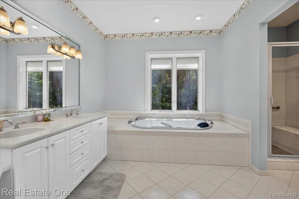 425 Courtney Road Addison Township, MI 48367