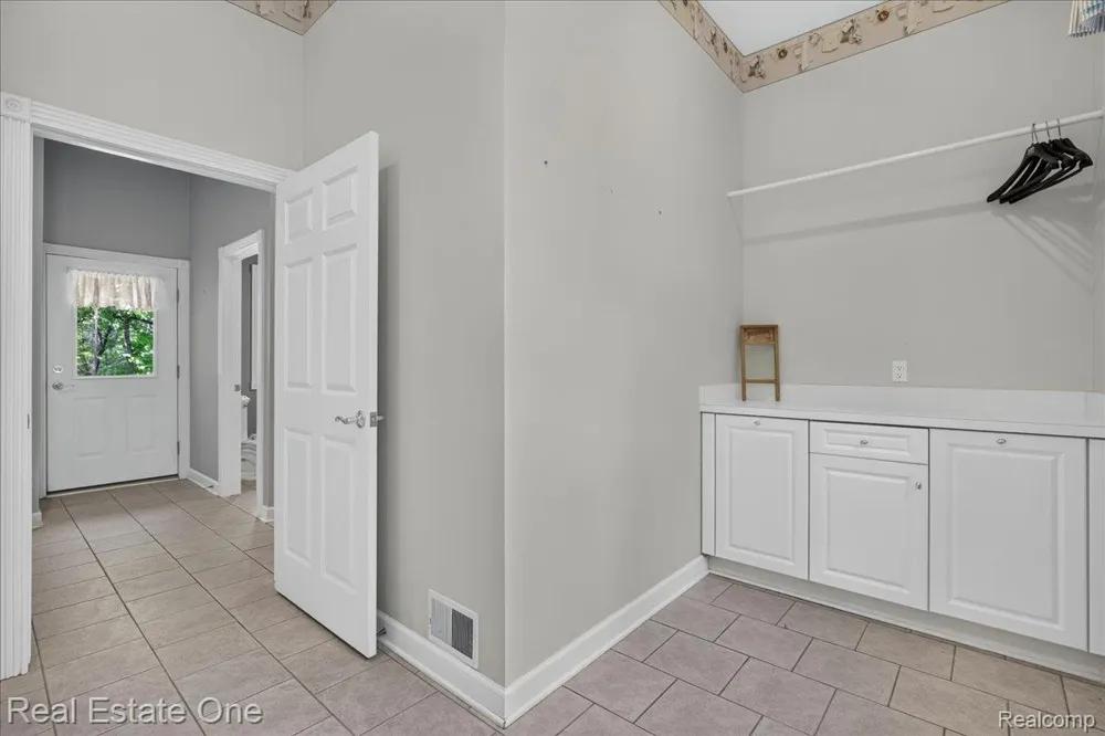 425 Courtney Road Addison Township, MI 48367