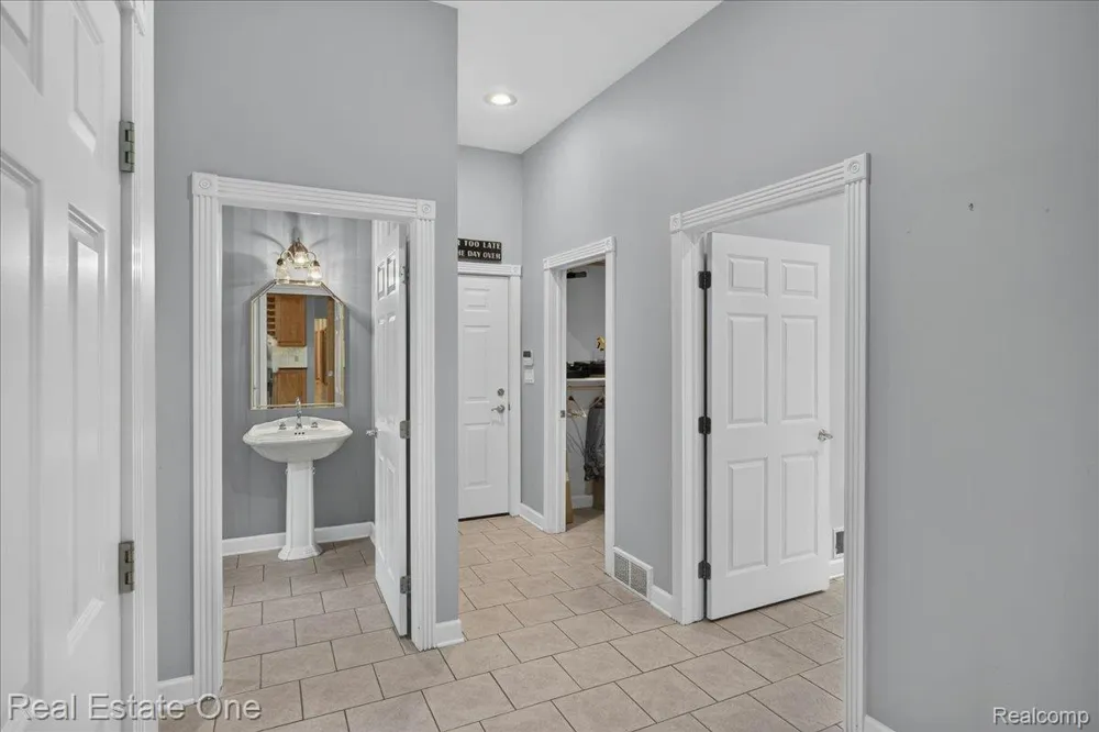 425 Courtney Road Addison Township, MI 48367