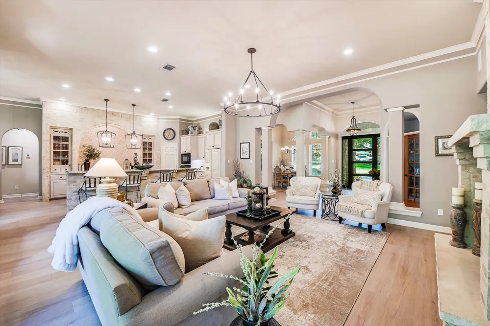 2405 Donner Path Round Rock, TX 78681