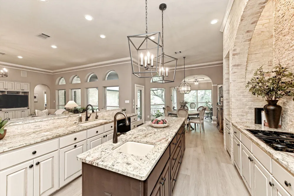 2405 Donner Path Round Rock, TX 78681