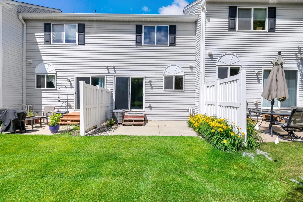 7772 Arboretum Village Circle Chanhassen, MN 55317