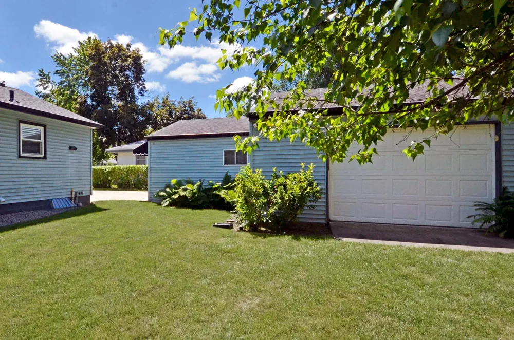 4639 Colorado Avenue Crystal, MN 55422